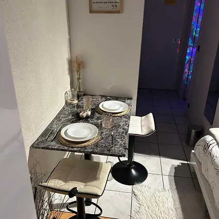 Les Temps Heureux Apartman *